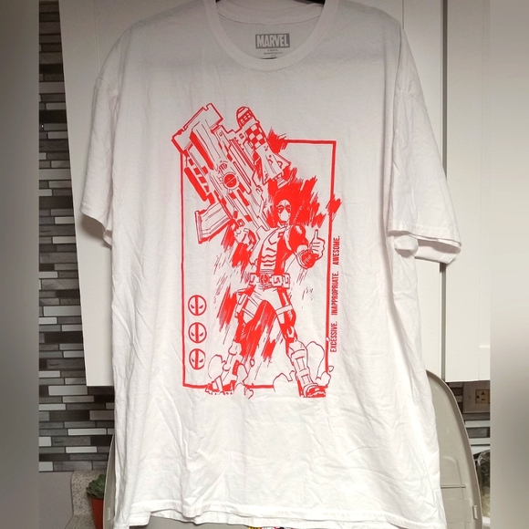 Marvel Other - Marvel Deadpool thumbs up shirt